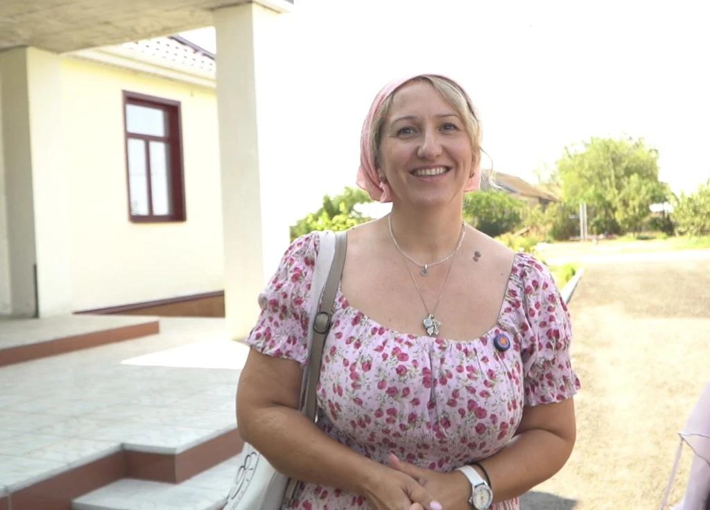 Елена Ратникова во время поездки в посёлок Яшкуль